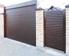 Роллетные ворота для гаража с калиткой 2500*2500